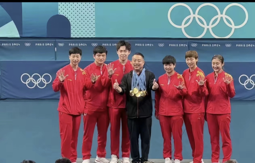 关于超级对决精彩上演，球员们在场上全力以赴的信息