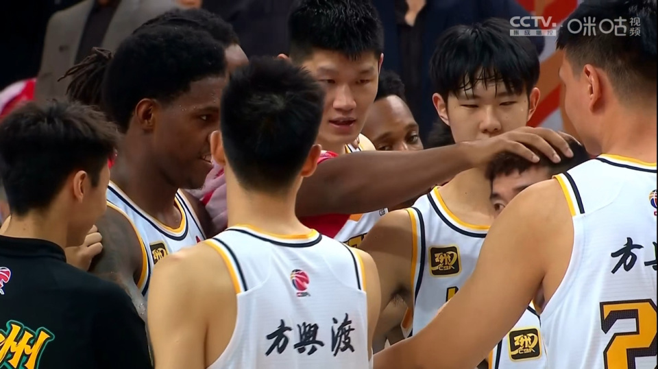 湖南男篮客场战胜福建队，取得胜利