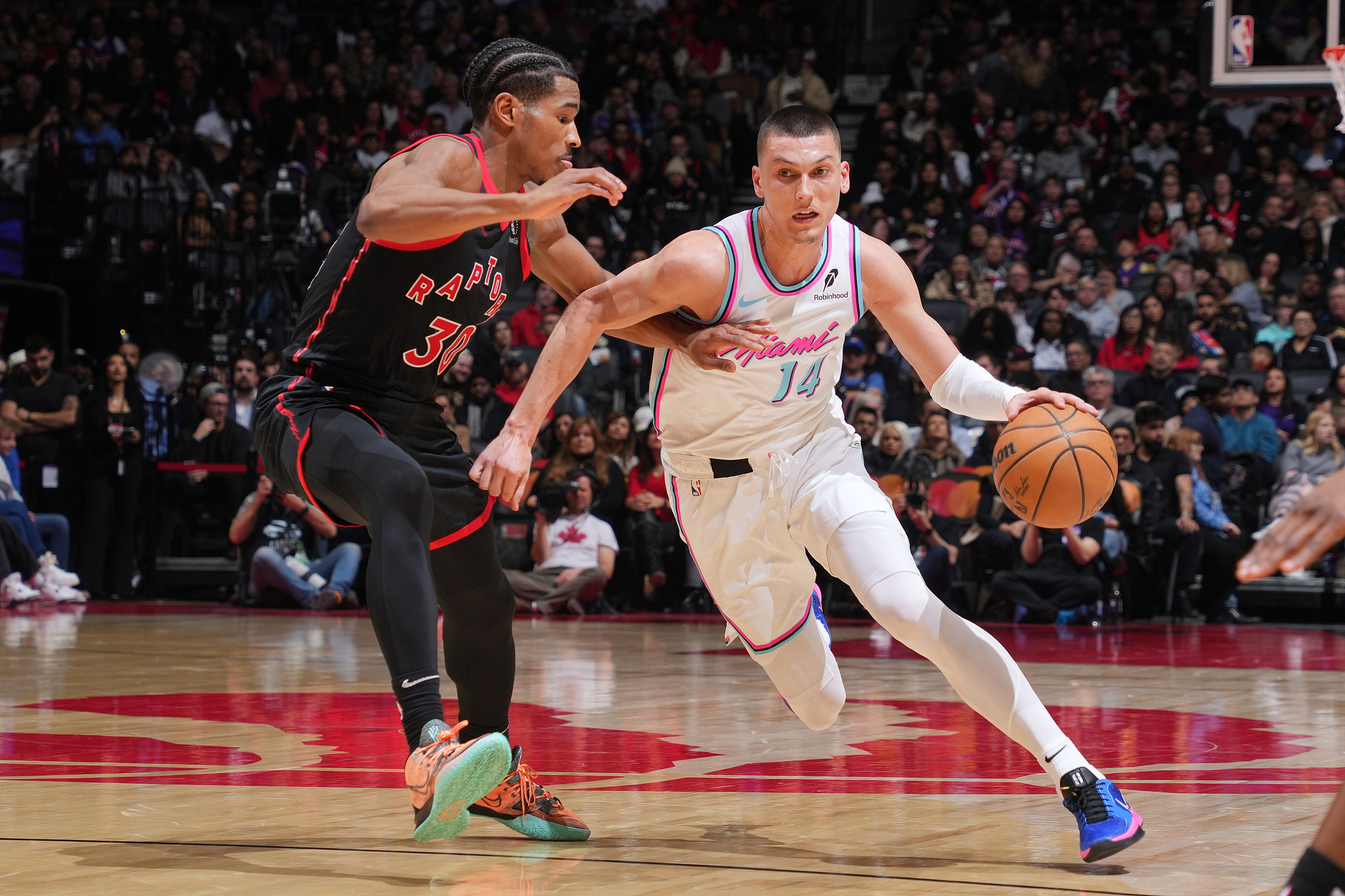 猛龙不敌热火,厄尔-格林爆发的简单介绍 猛龙不敌热火,厄尔-格林爆发的简单介绍