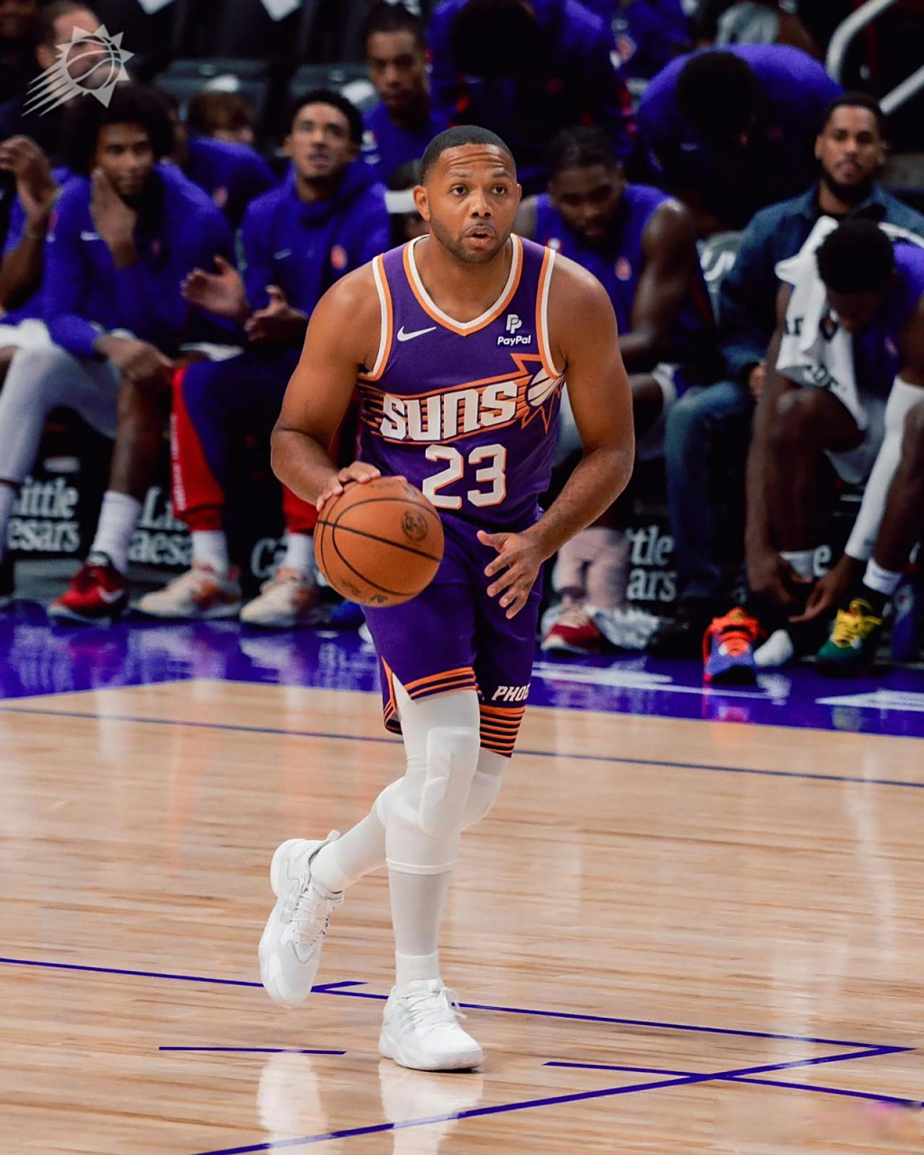 爱游戏在线登录-太阳击败活塞，夺取关键胜利