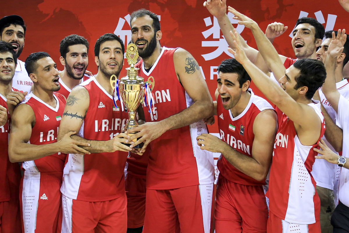 火箭队团队合作默契，获得重要胜利