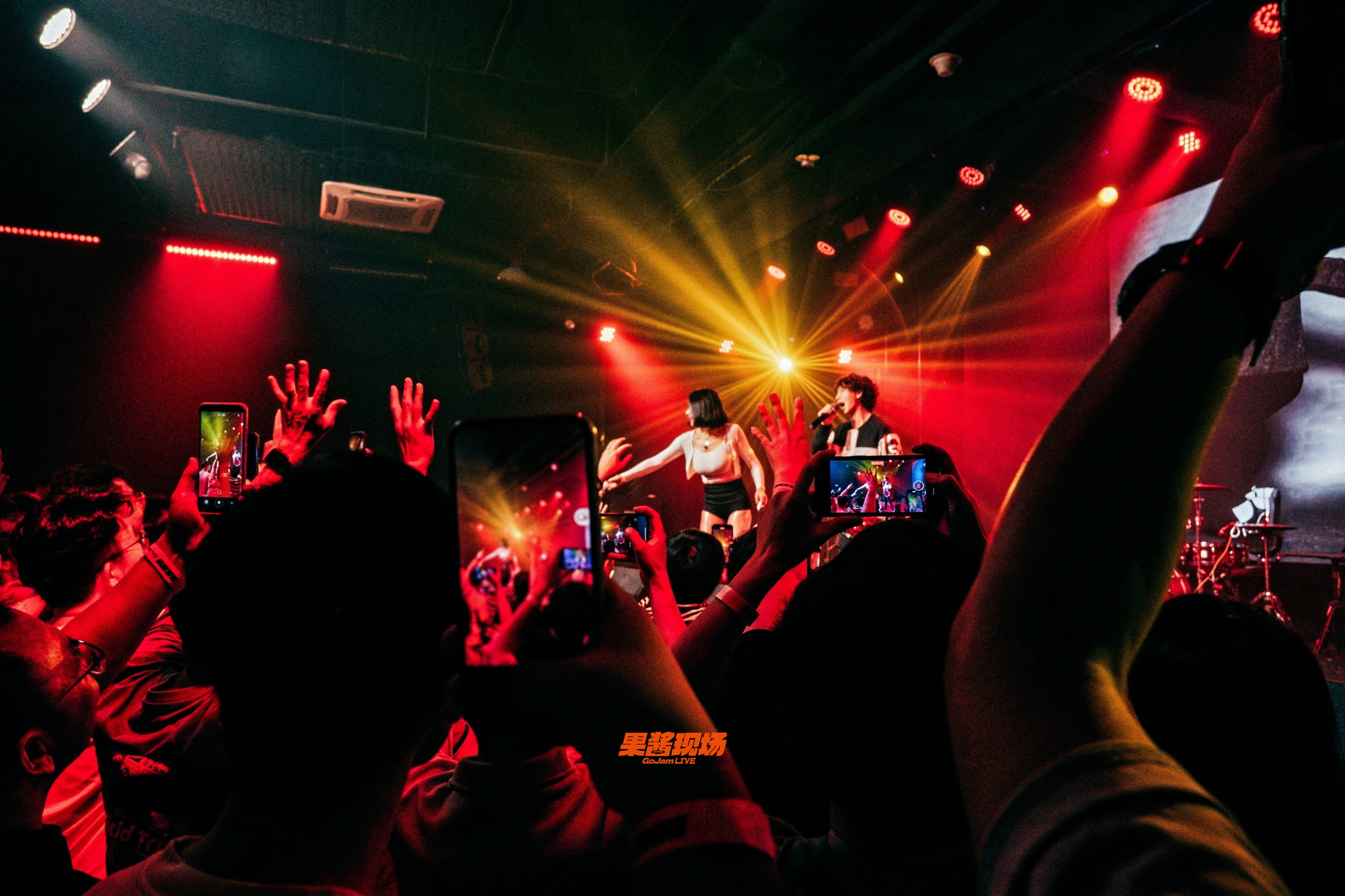 派对闪亮,狂欢纷生场面热烈充满快乐的简单介绍 派对闪亮,狂欢纷生场面热烈充满快乐的简单介绍