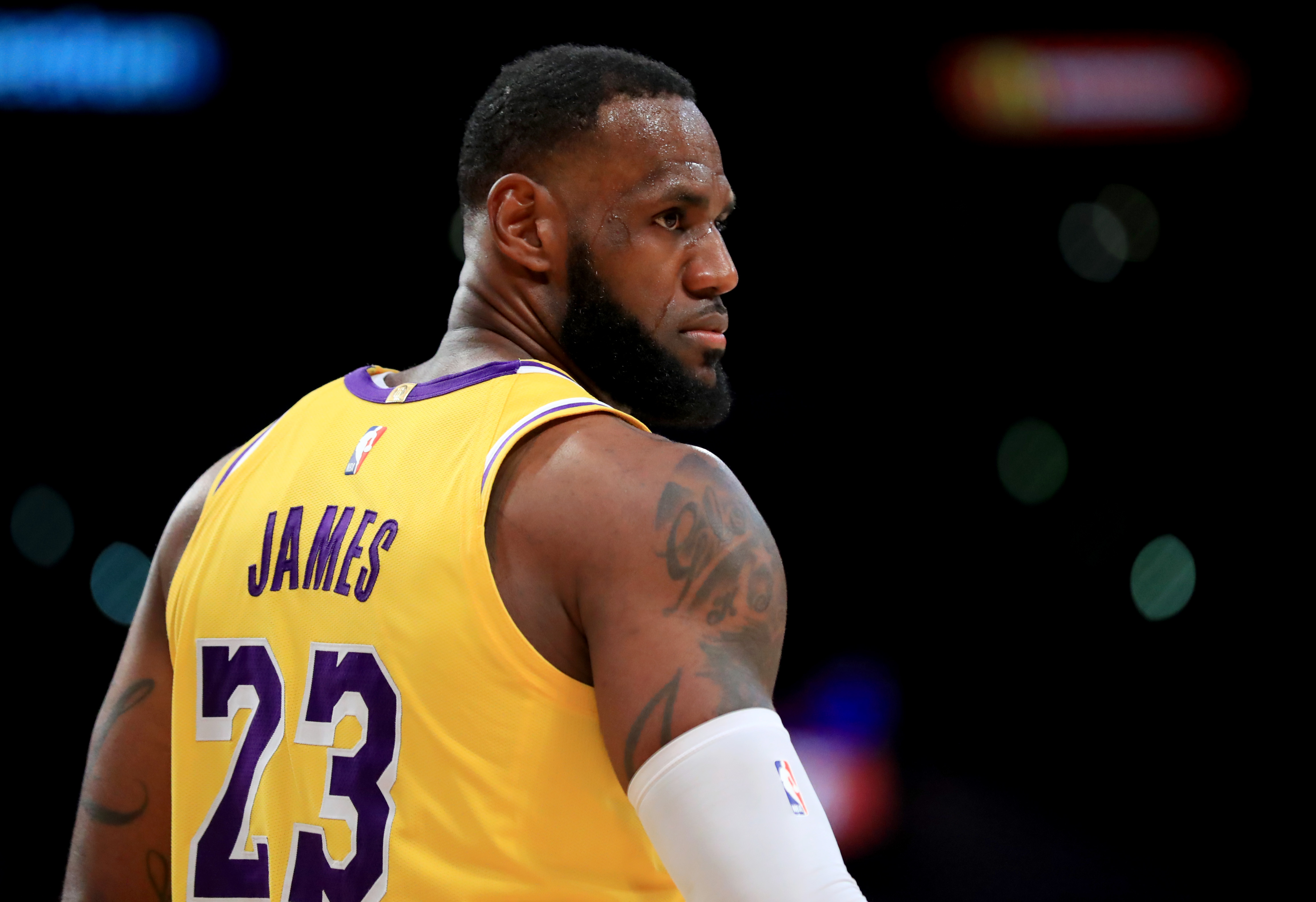 香港男篮在客场拼尽全力，继续加油